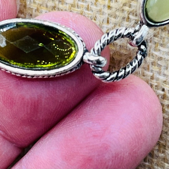 Trifari Vintage Green Chalcedony & Peridot Station Necklace 16” NWT - Picture 9 of 12